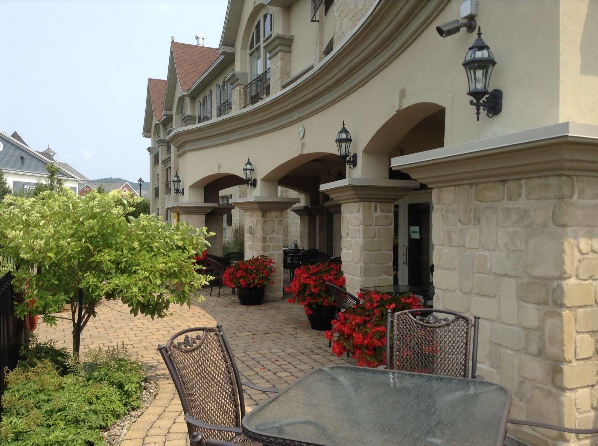 Vallea Hotel